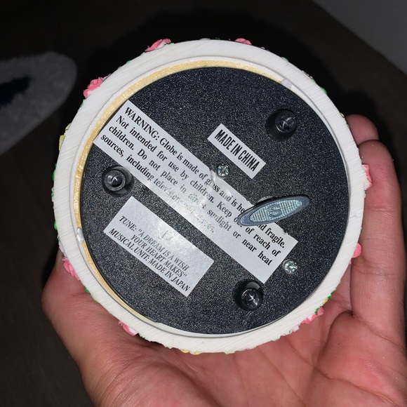 Vintage Disney wind up musical snowglobe - Picture 4 of 4